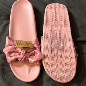 PINK Victoria's Secret Pink Bow Sandals
